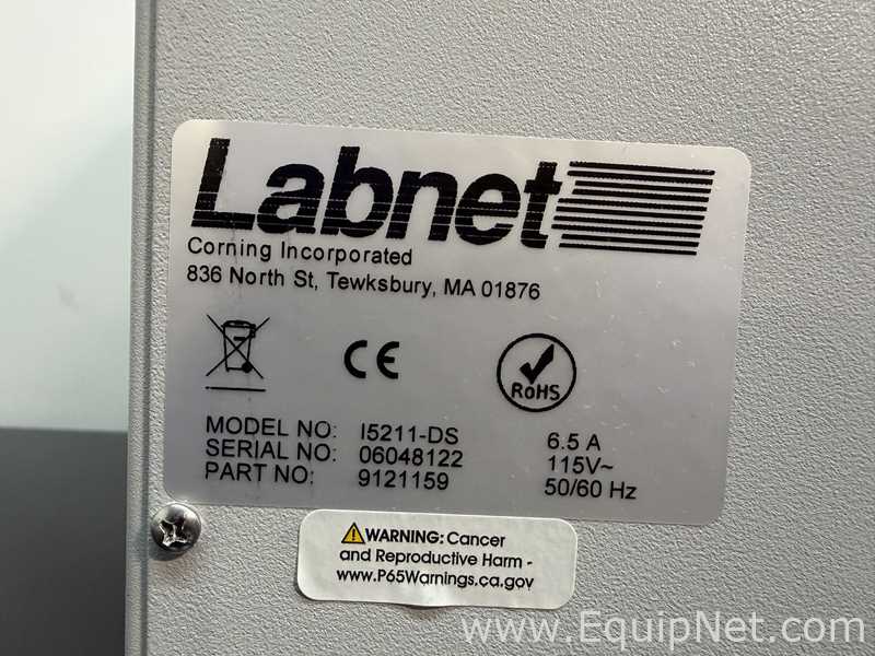 LabNet I5211-DS Benchtop Laboratory Incubator Shaker
