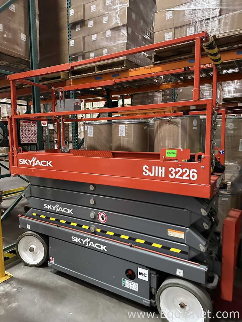 Elevador Skyjack SJIII 3226