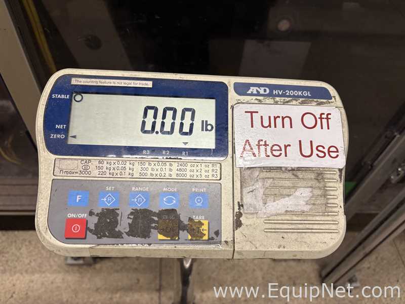 A and D Weighing Co HV-200KGL Scale