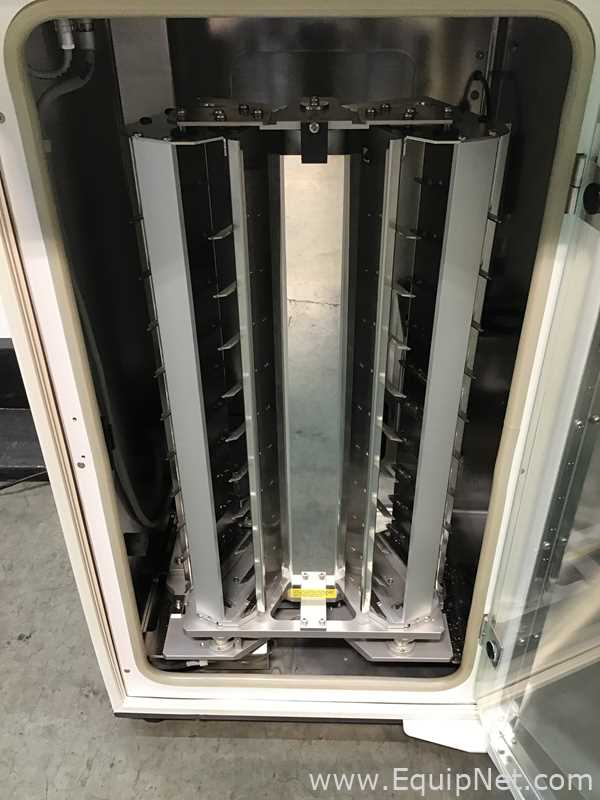 Liconic STX44 Incubator