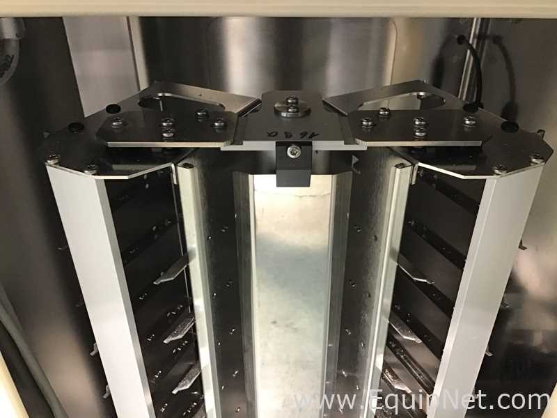Liconic STX44 Incubator