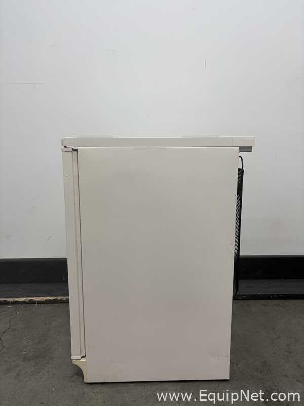 Fisher Scientific 3751FS General-Purpose Undercounter Laboratory Refrigerator