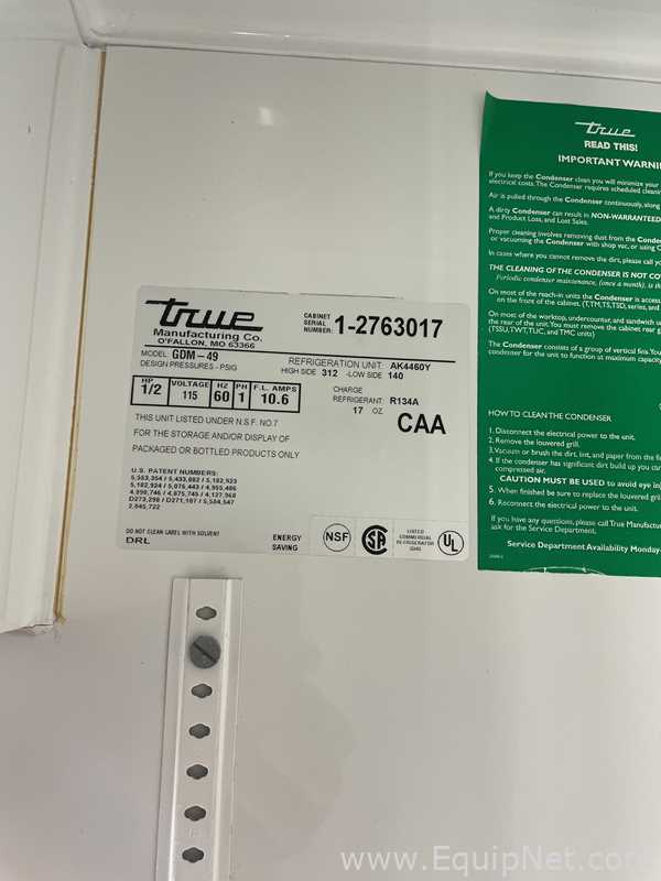 True GDM-49-LD 2 Door Refrigerator