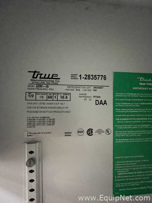True GDM-49-LD 2 Door Refrigerator