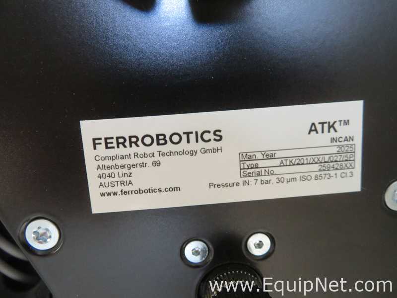 Robótica FerRobotics Compliant Robot Technology GmbH ATK/201/XX/L/027/5P. Sin usar