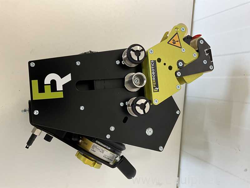 Robótica FerRobotics Compliant Robot Technology GmbH ATK/201/XX/L/027/5P. Sin usar