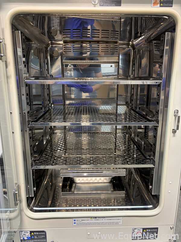 Sanyo MCO-19AIC UV 170-liter CO2 Double Stacked Incubator