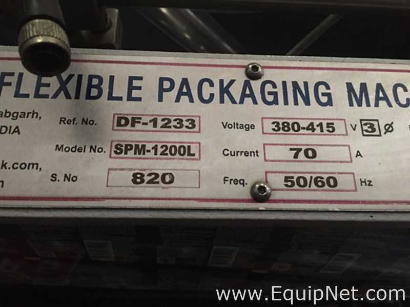 Lote de 3 Máquinas para Formado, Llenado, Sellado Shubham Flexible Packaging Machines Pvt Ltd SPM-1200L