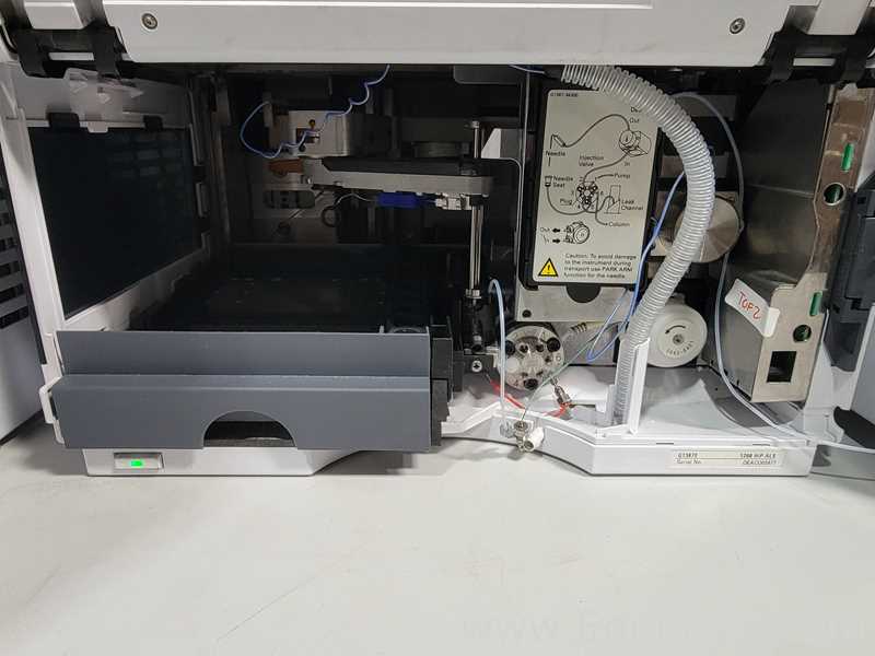 Agilent Technologies 6230 TOF LC/MS  Spectrometer with Agilent 1260 and 1290 Series HPLC System