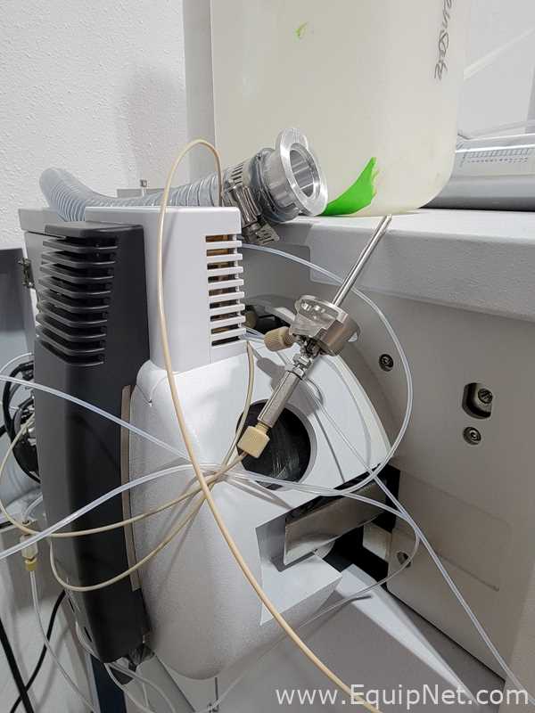 Agilent Technologies 6230 TOF LC/MS  Spectrometer with Agilent 1260 and 1290 Series HPLC System