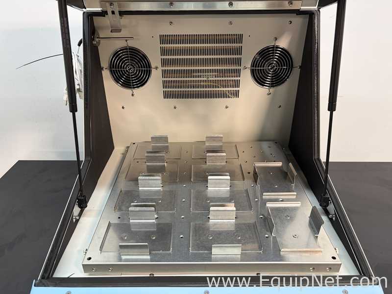 Thermo Scientific SHKE4000-7 MAX Q 4000 Incubated Shaker