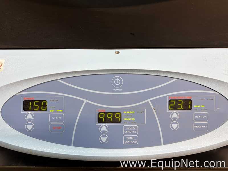 Thermo Scientific SHKE4000-7 MAX Q 4000 Incubated Shaker