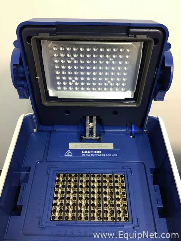 Applied Biosystems Veriti 96-Well Thermal Cycler