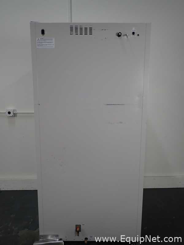 Thermo Scientific 3950 Reach in Co2 Incubator