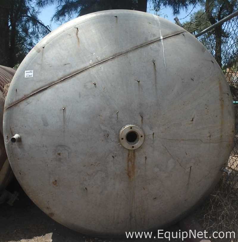 Stainless Steel Vertical 2500 Gal Tank