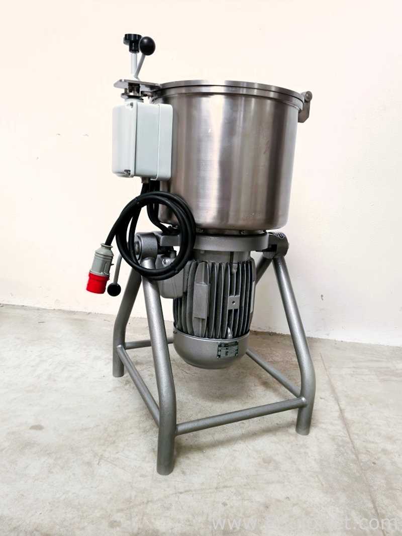 Powder mixer