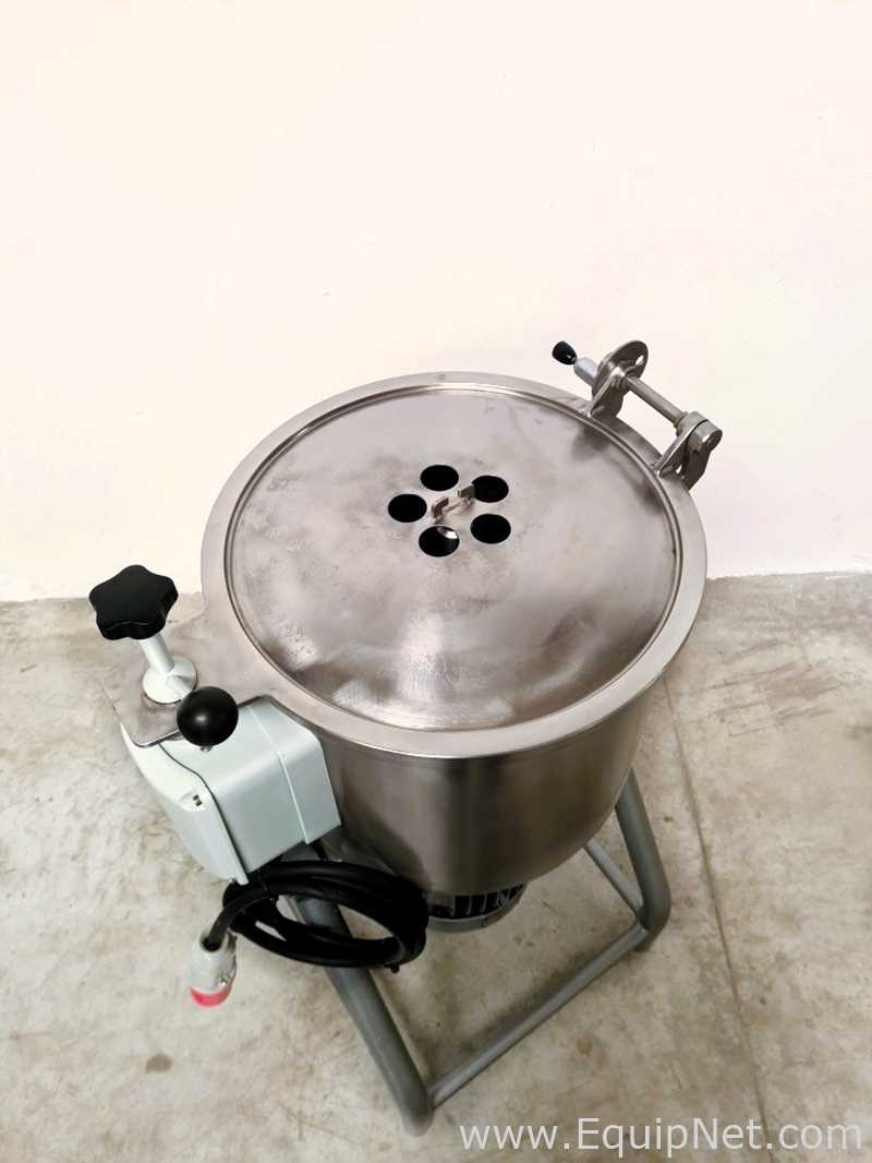 Powder mixer