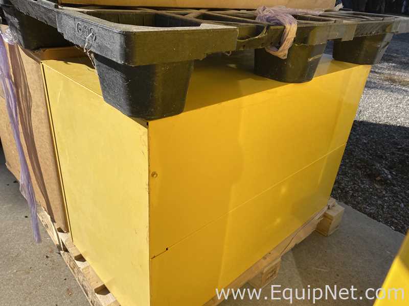 Línea de Gabinete de Almacenamiento de Inflamables Uline Requisitos de aire 12 GALS
