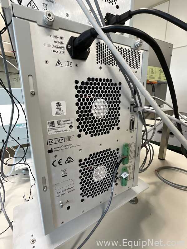 Waters 2535 Quaternary Gradient Module 2998 Photodiode Array Detector and Fraction CollectorIII HPLC