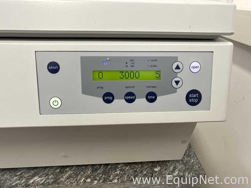 Centrífuga para Laboratórios Eppendorf 5810