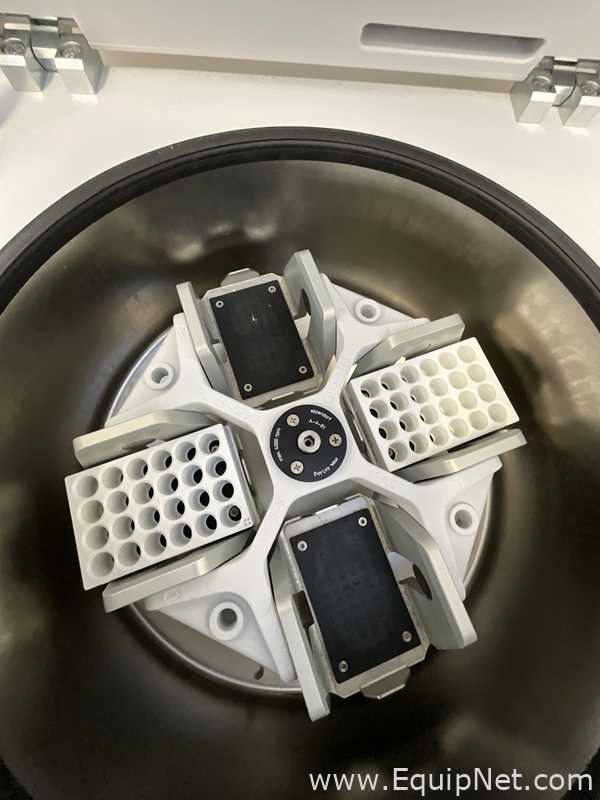 Centrífuga para Laboratórios Eppendorf 5810