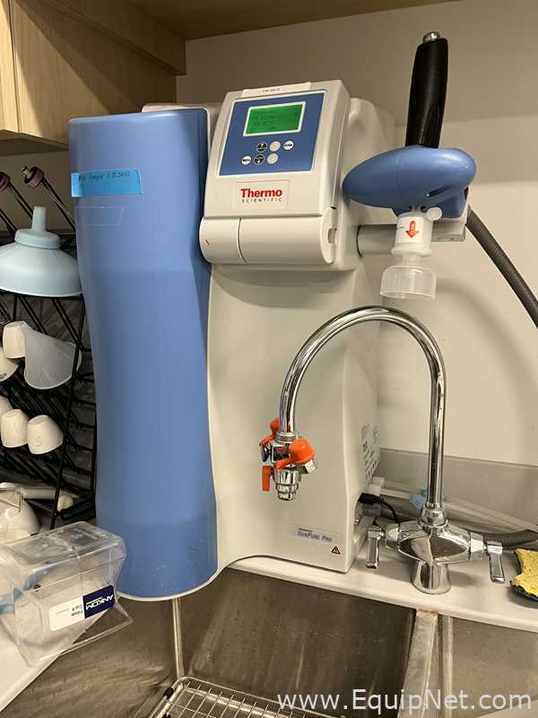 Sistema de Purificación y Destilación de Agua Thermo Scientific GenPure Pro
