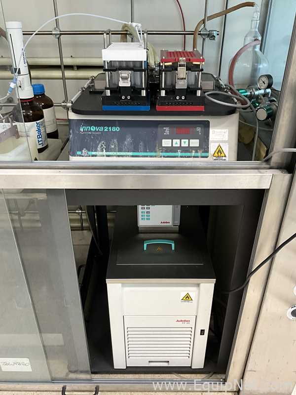 New Brunswick Scientific innova 2180 Laboratory Platform Shaker with Julabo FP40 Chiller