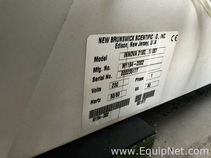 New Brunswick Scientific innova 2180 Laboratory Platform Shaker with Julabo FP40 Chiller