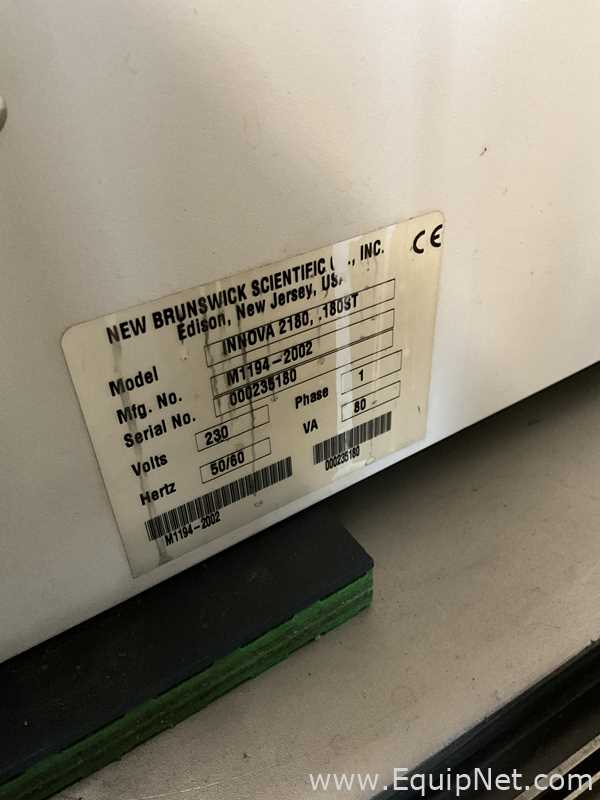 New Brunswick Scientific innova 2180 Laboratory Platform Shaker with Julabo FP40 Chiller