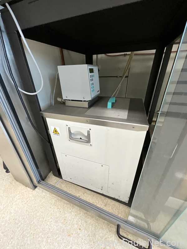 New Brunswick Scientific innova 2180 Laboratory Platform Shaker with Julabo FP40 Chiller