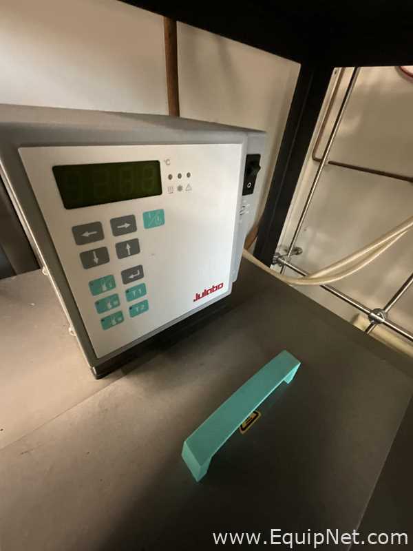 New Brunswick Scientific innova 2180 Laboratory Platform Shaker with Julabo FP40 Chiller