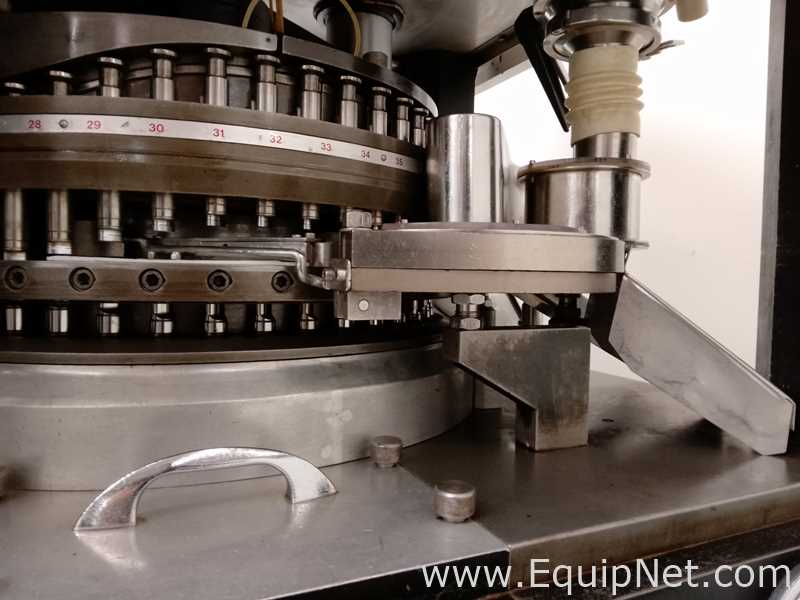 Tableteadora Manesty Novapress