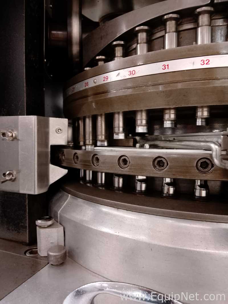 Tableteadora Manesty Novapress