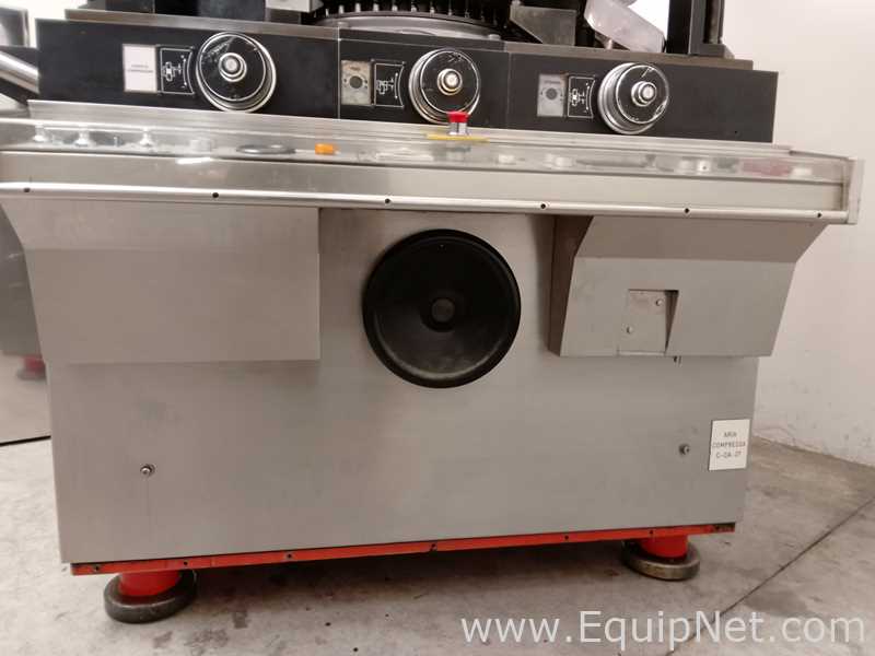Tableteadora Manesty Novapress