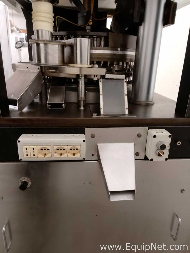 Tableteadora Manesty Novapress
