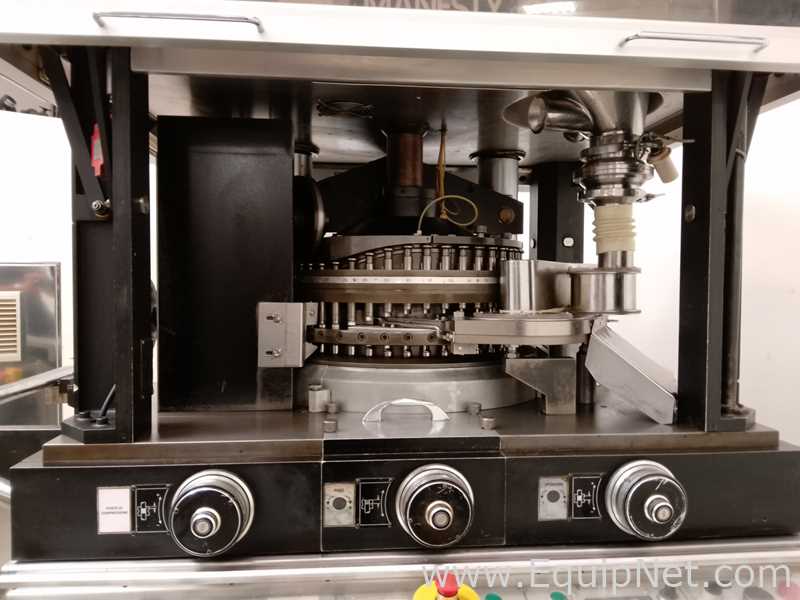Tableteadora Manesty Novapress
