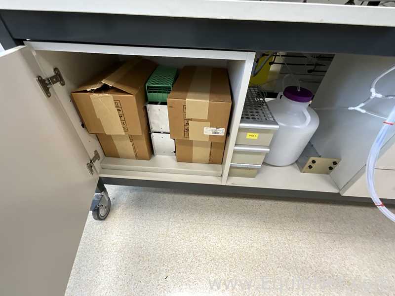Waters Corporation Acquity QDa HPLC with 2545 Quaternary Gradient Module and 3767 Sample Manager