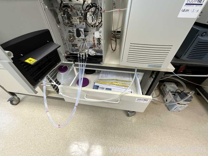 Waters Corporation Acquity QDa HPLC with 2545 Quaternary Gradient Module and 3767 Sample Manager