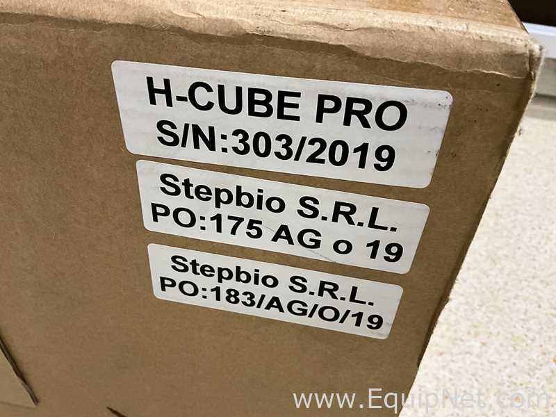 Thales Nano Inc H-Cube Pro Automated Hydrogenation Reactor with Knauer Azura P2.1S Pump