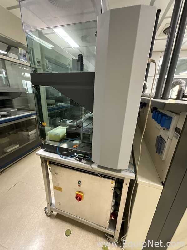 Tecan FREEDOM EVO 200 BASE Liquid Handler with Mettler Toledo Balance