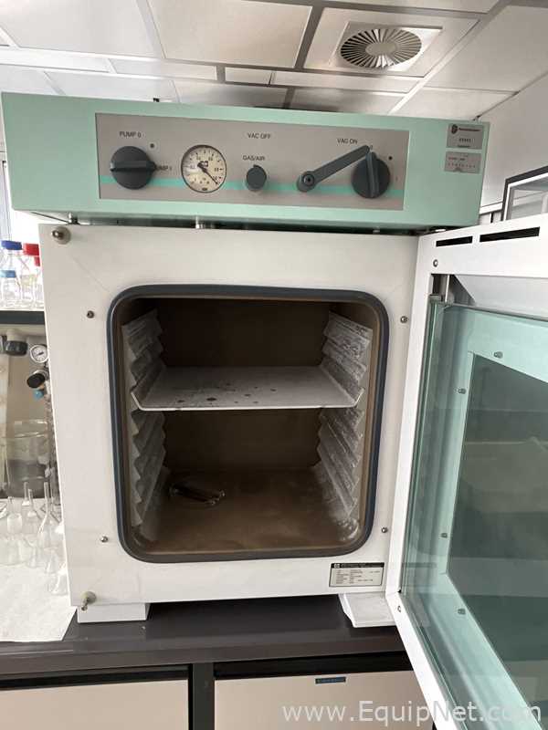 MMM Medcenter VACUCELL 55 Laboratory Vacuum Oven