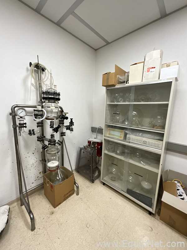 Lot of 2 off Laboratory Glass Reactors Plus Various Laboratory Glassware