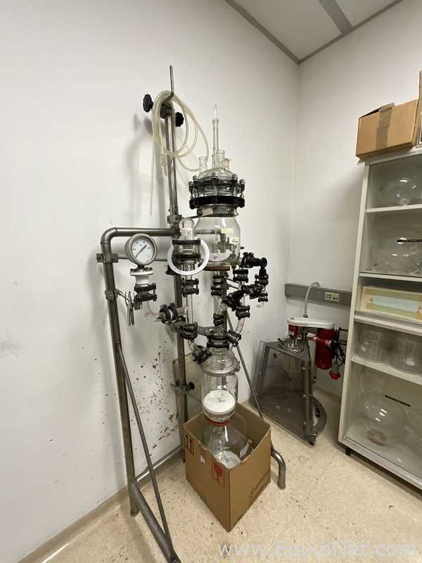 Lot of 2 off Laboratory Glass Reactors Plus Various Laboratory Glassware
