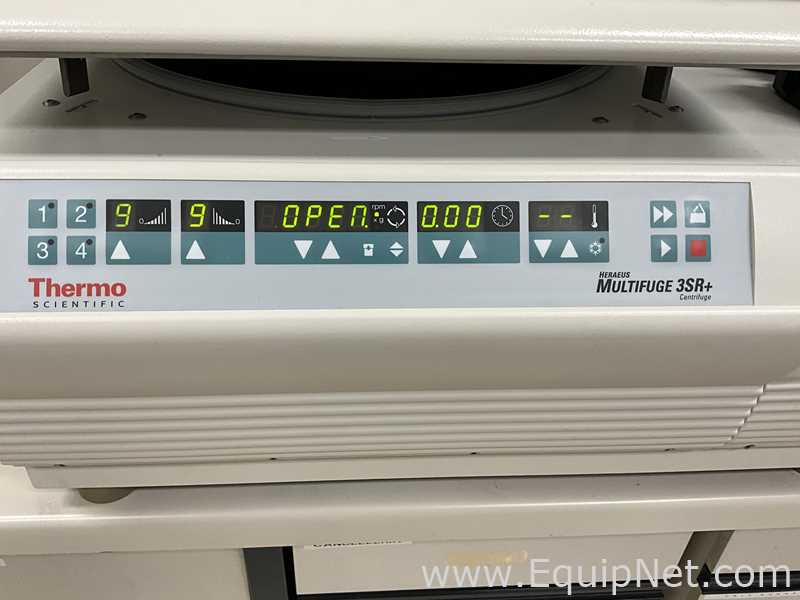 Centrífuga para Laboratórios Thermo Scientific Heraeus Multifuge 3SR+