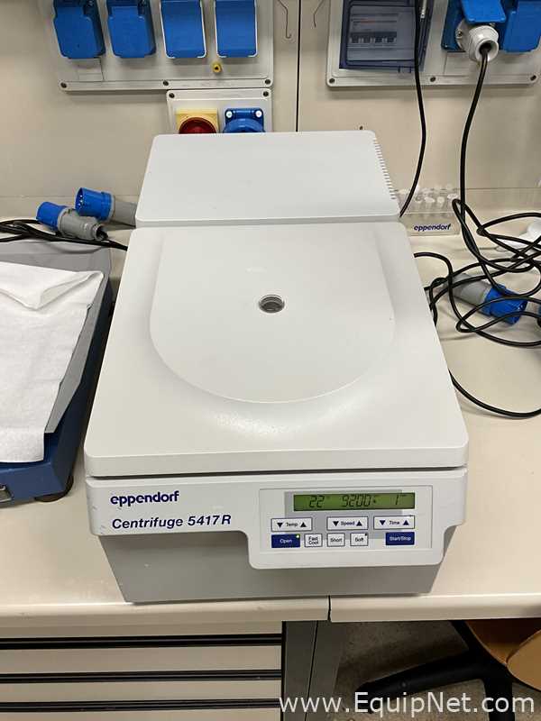 Centrífuga para Laboratórios Eppendorf 5417 R