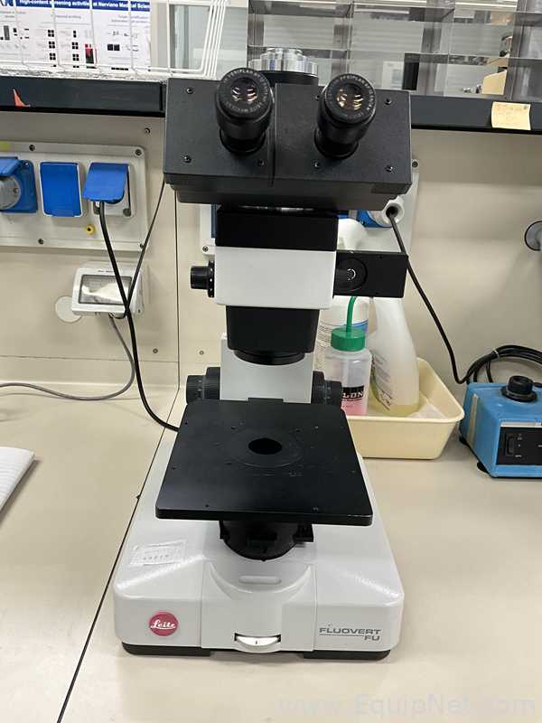 Microscópio Leitz Fluovert FU