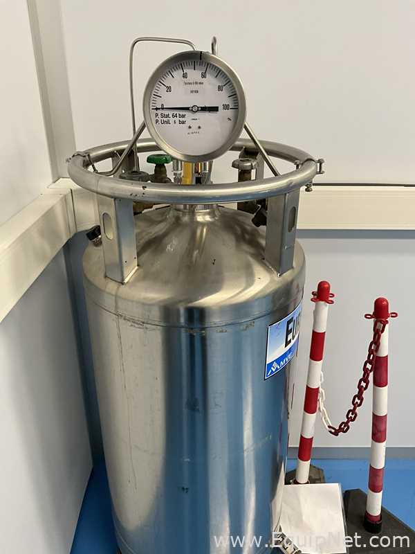 Sintesy Liquid Nitrogen Cryogenic Sample Storage System with Sintesy Environmental Monitoring System