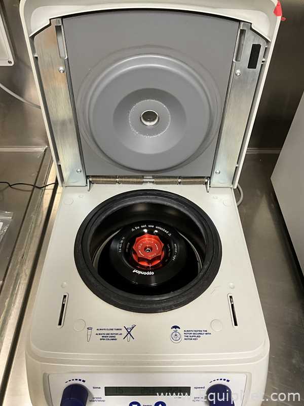 Centrífuga para Laboratórios Eppendorf 5418 R