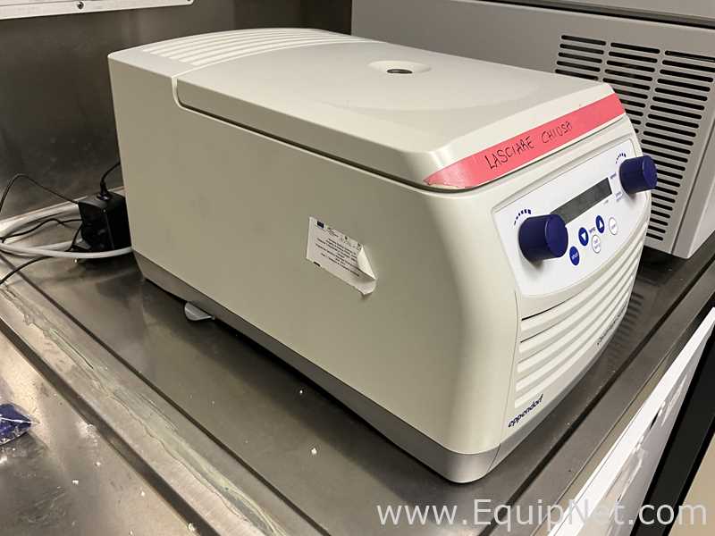 Centrífuga para Laboratórios Eppendorf 5418 R