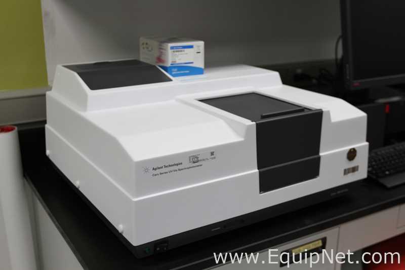 Agilent Technologies Cary Series UV-Vis Spectrophotometer